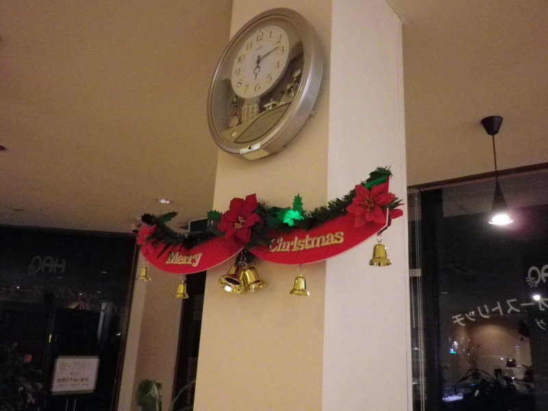 クリスマス　時計の下飾り